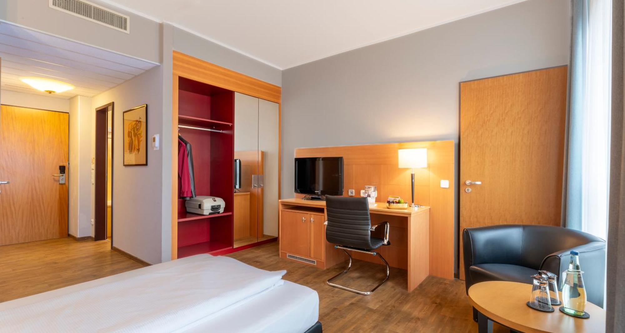 Plaza Premium Koeln Hotel Exterior foto