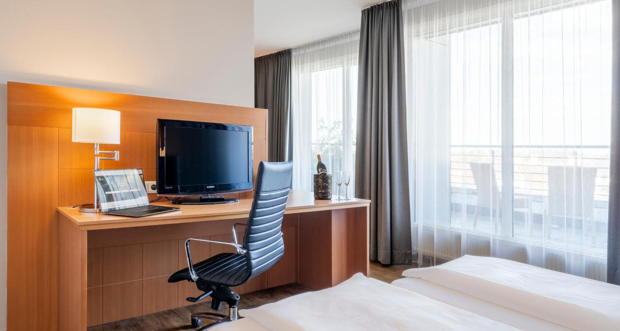 Plaza Premium Koeln Hotel Exterior foto