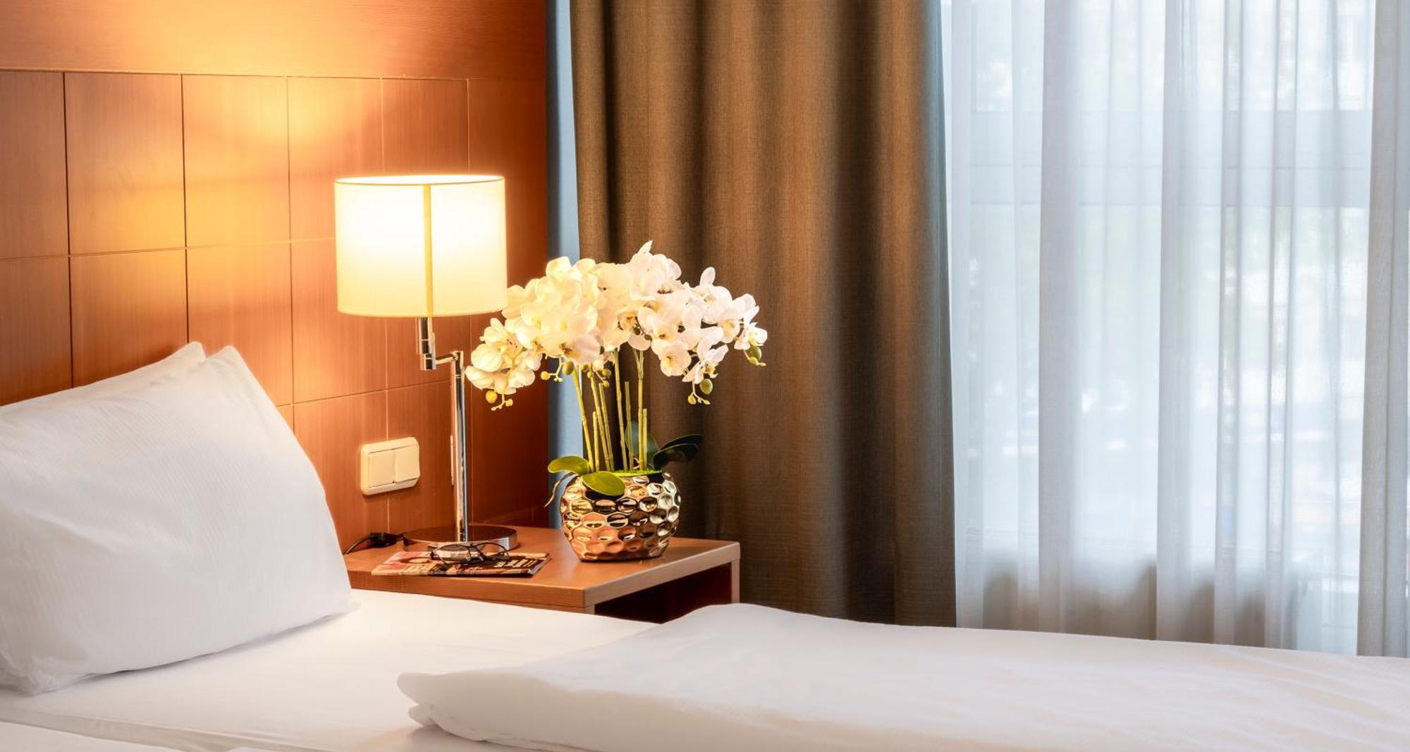 Plaza Premium Koeln Hotel Exterior foto